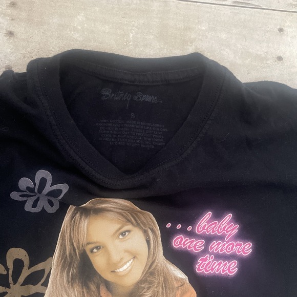 Vintage 1999 Britney Spears "Baby One More Time" Tour Tee, Small‎ - Picture 2 of 5